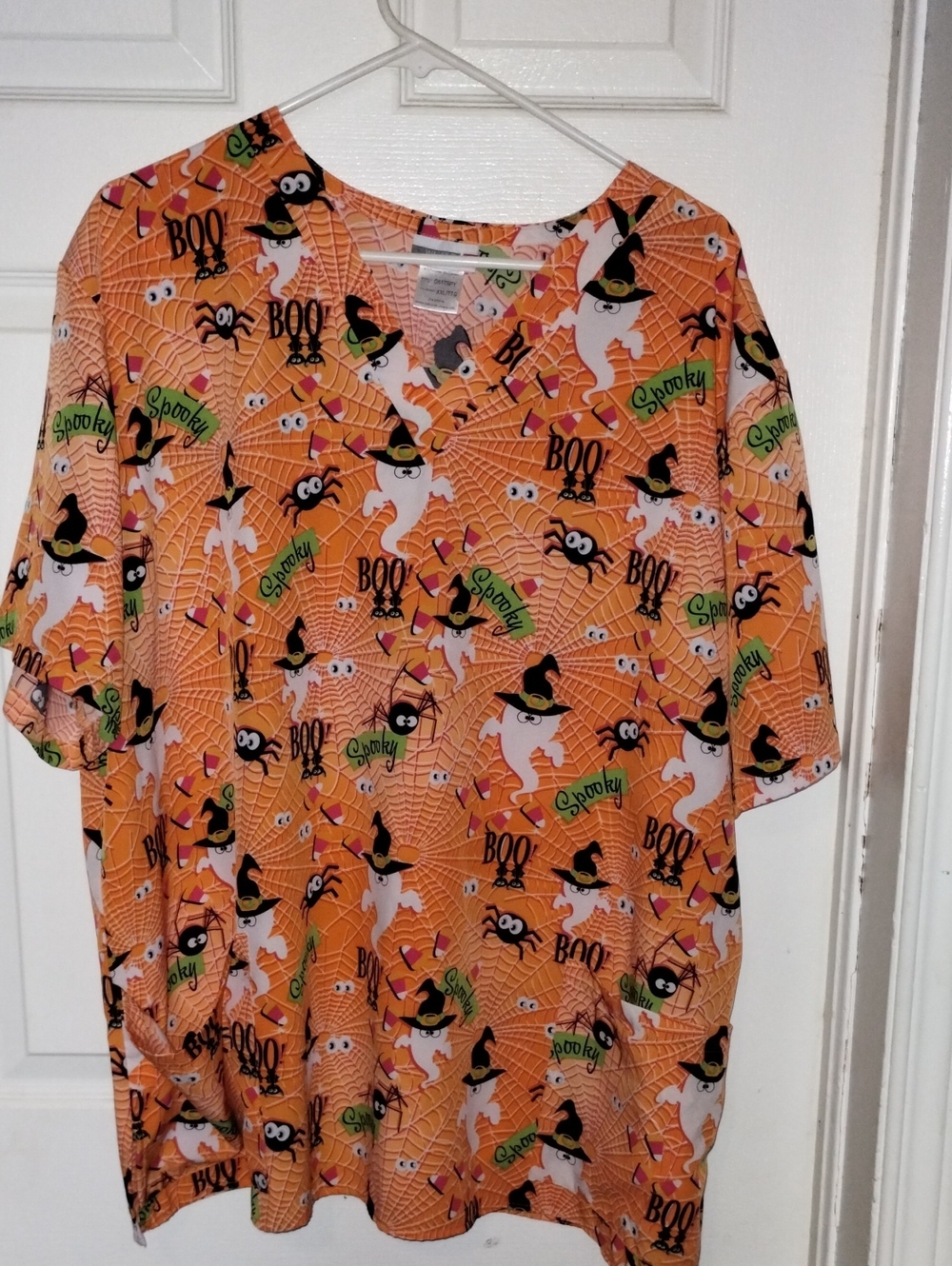 Halloween Graphic V-Neck Top - Orange Ghosts & Witches. Women's XXL.